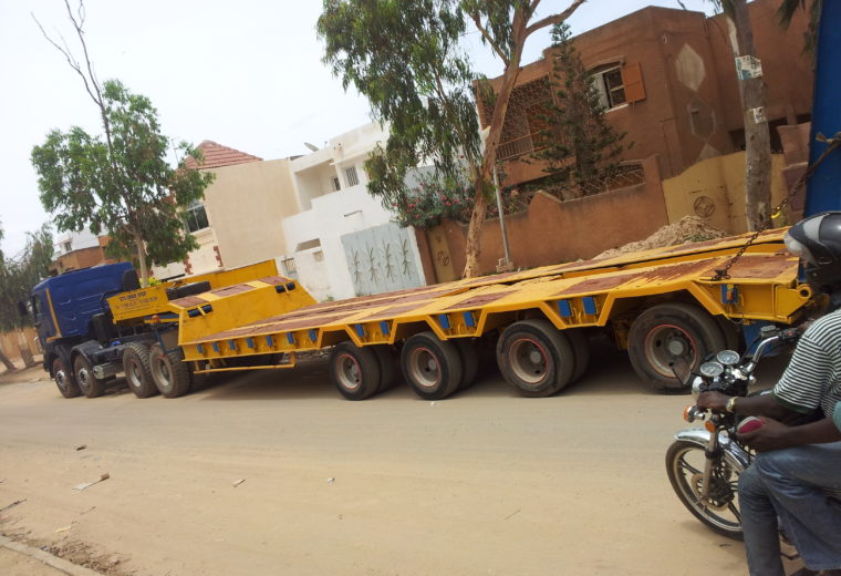 Location et vente de porte-char Kerax Renauld Dakar Sénégal